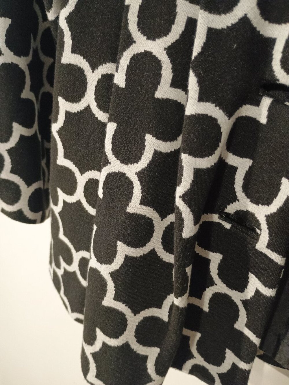 Petite Sophisticate XS Black White Geometric Cropped Jacket Blazer 3/4 Sleeve - Picture 8 of 8